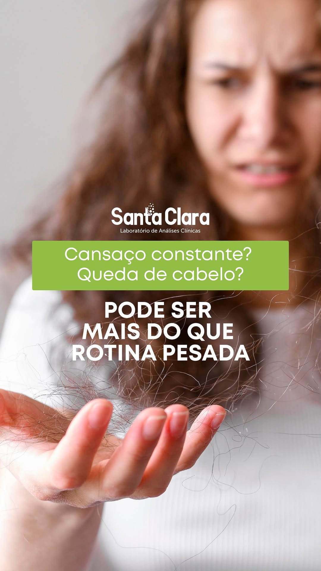 Cansaço frequente, queda de cabelo, fraqueza ou falta de ar podem ser sinais de que algo no organismo não está em equilíbrio. Em muitos casos, esses sintomas podem estar relacionados aos níveis de ferro no corpo.

O exame de ferritina é responsável por avaliar as reservas de ferro do organismo, um mineral essencial para diversas funções, como a produção de energia e o transporte de oxigênio no sangue.

Quando os níveis estão baixos, o corpo começa a apresentar sinais que muitas vezes são ignorados ou confundidos com o cansaço do dia a dia. Por isso, realizar exames laboratoriais é fundamental para identificar alterações e buscar a orientação médica adequada.

Cuide da sua saúde com quem entende de diagnóstico.
Realize seus exames no Laboratório Santa Clara.
